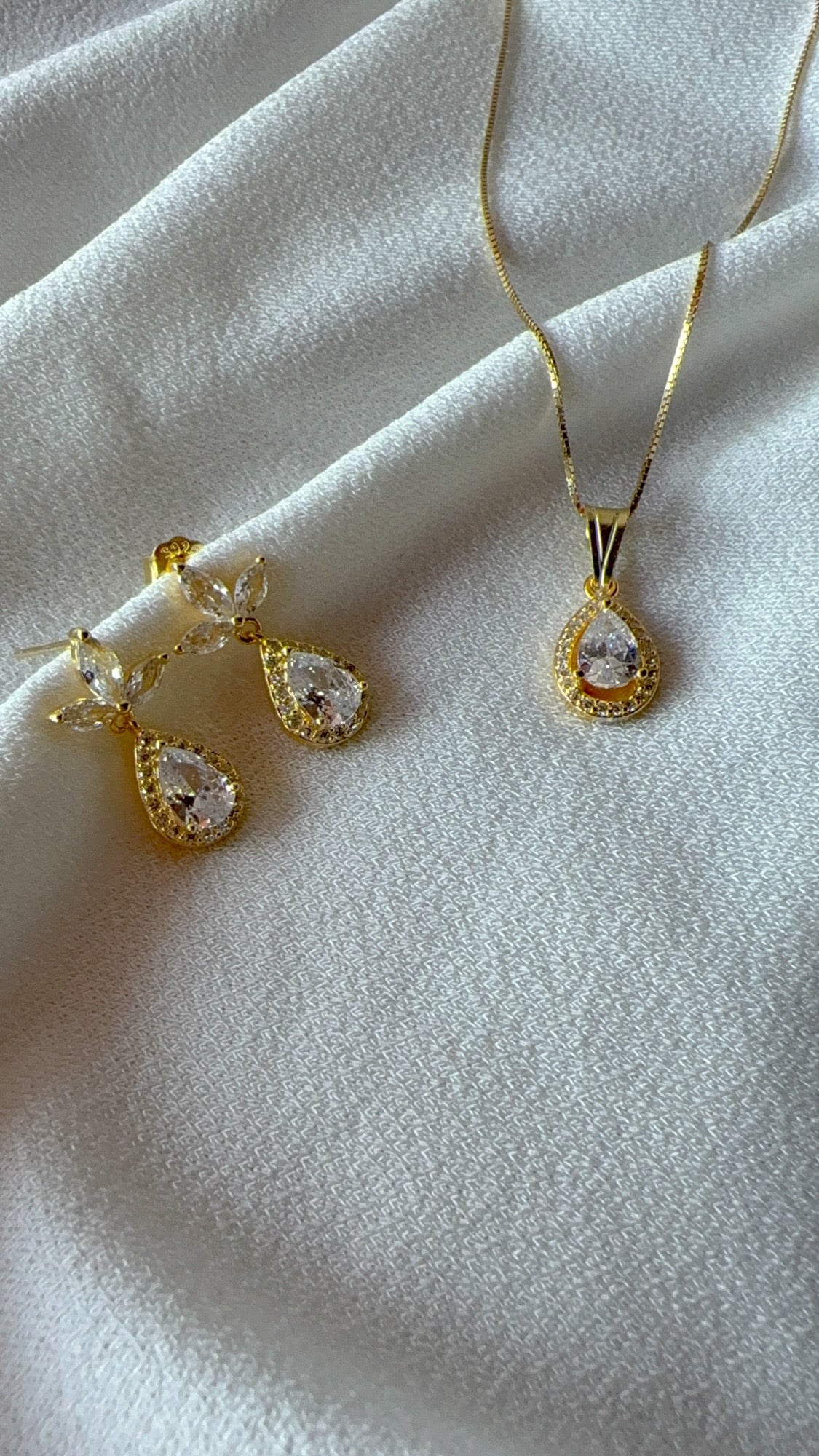 PARURE PETALI DI GOCCE