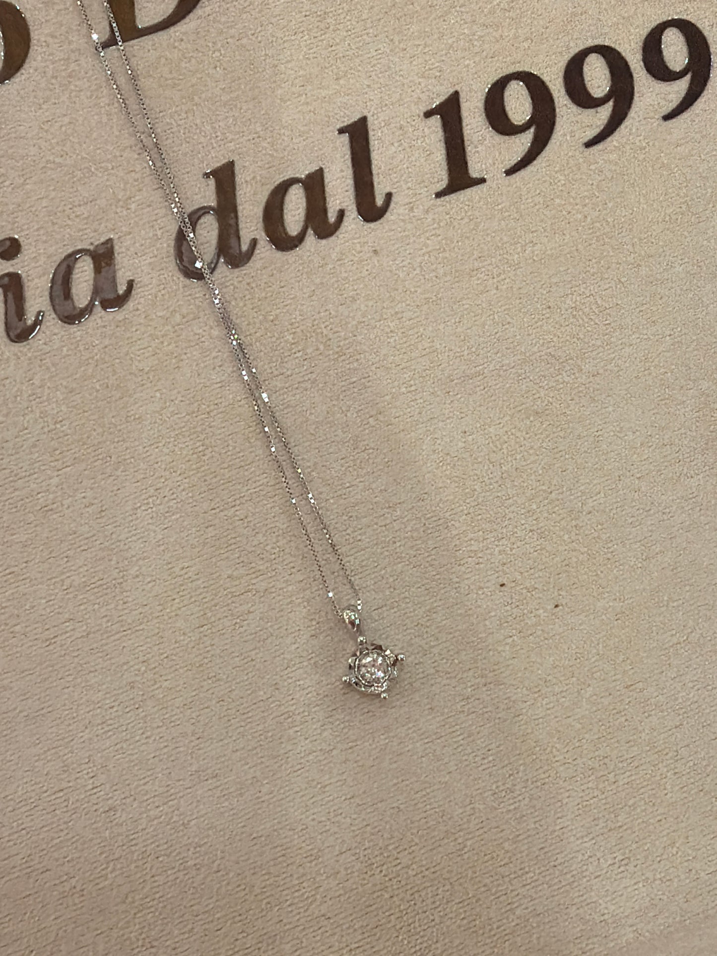Collana punto luce
