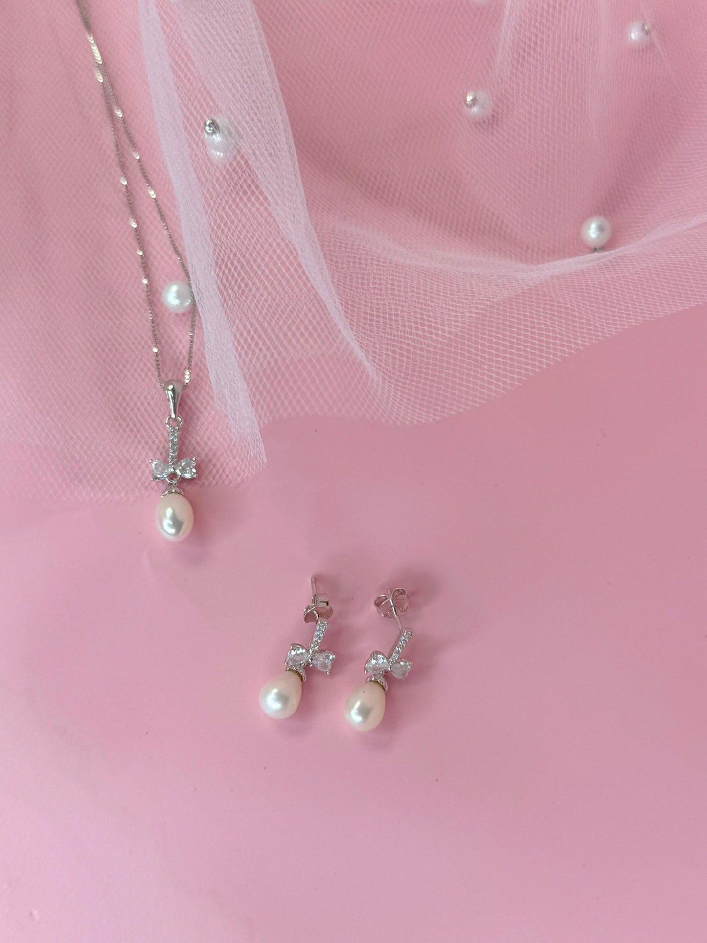 PARURE PERLE CON FIOCCO