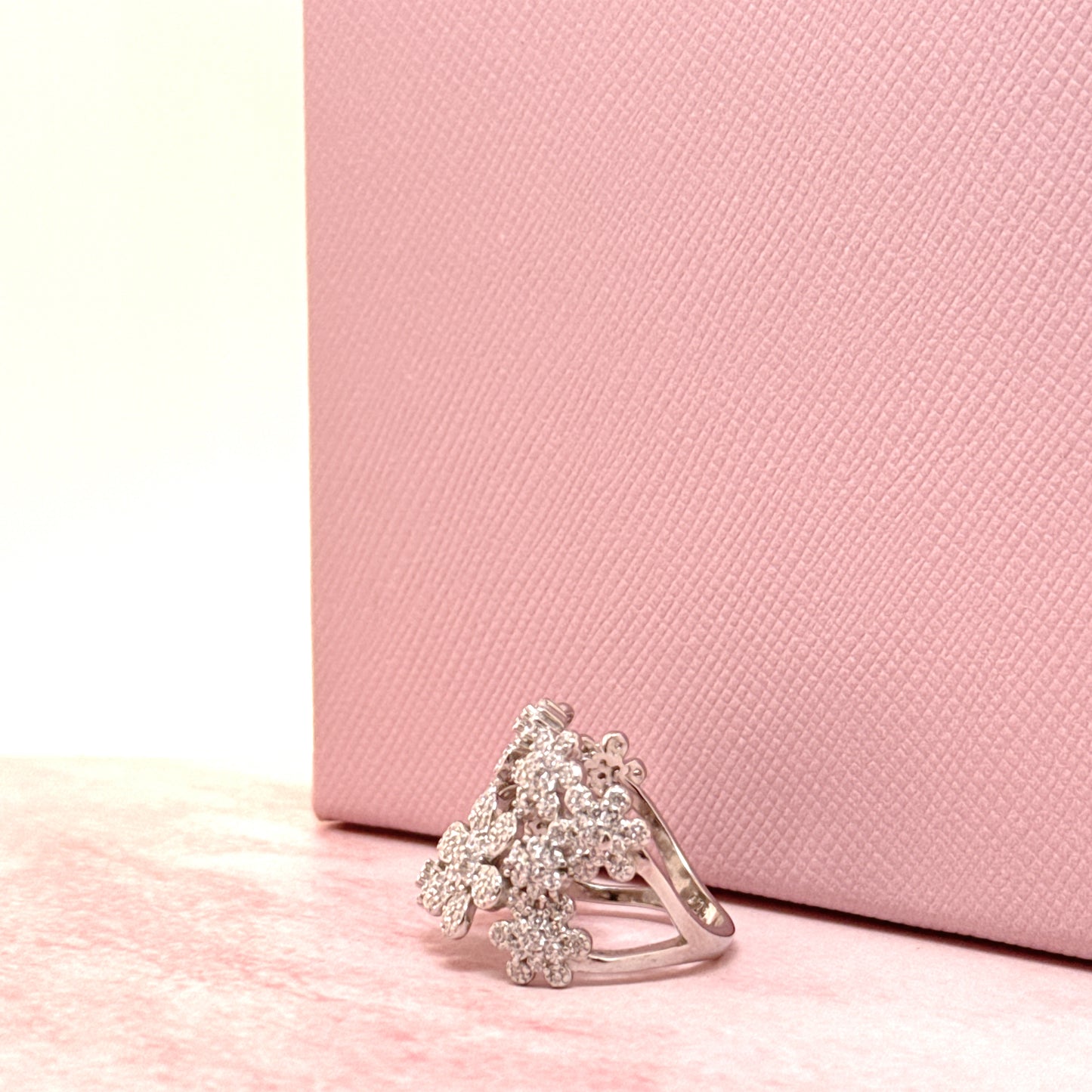 ANELLO INCROCIO DI FIORI