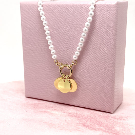 COLLANA DI PERLE CON MEDAGLINE PERSONALIZZATE