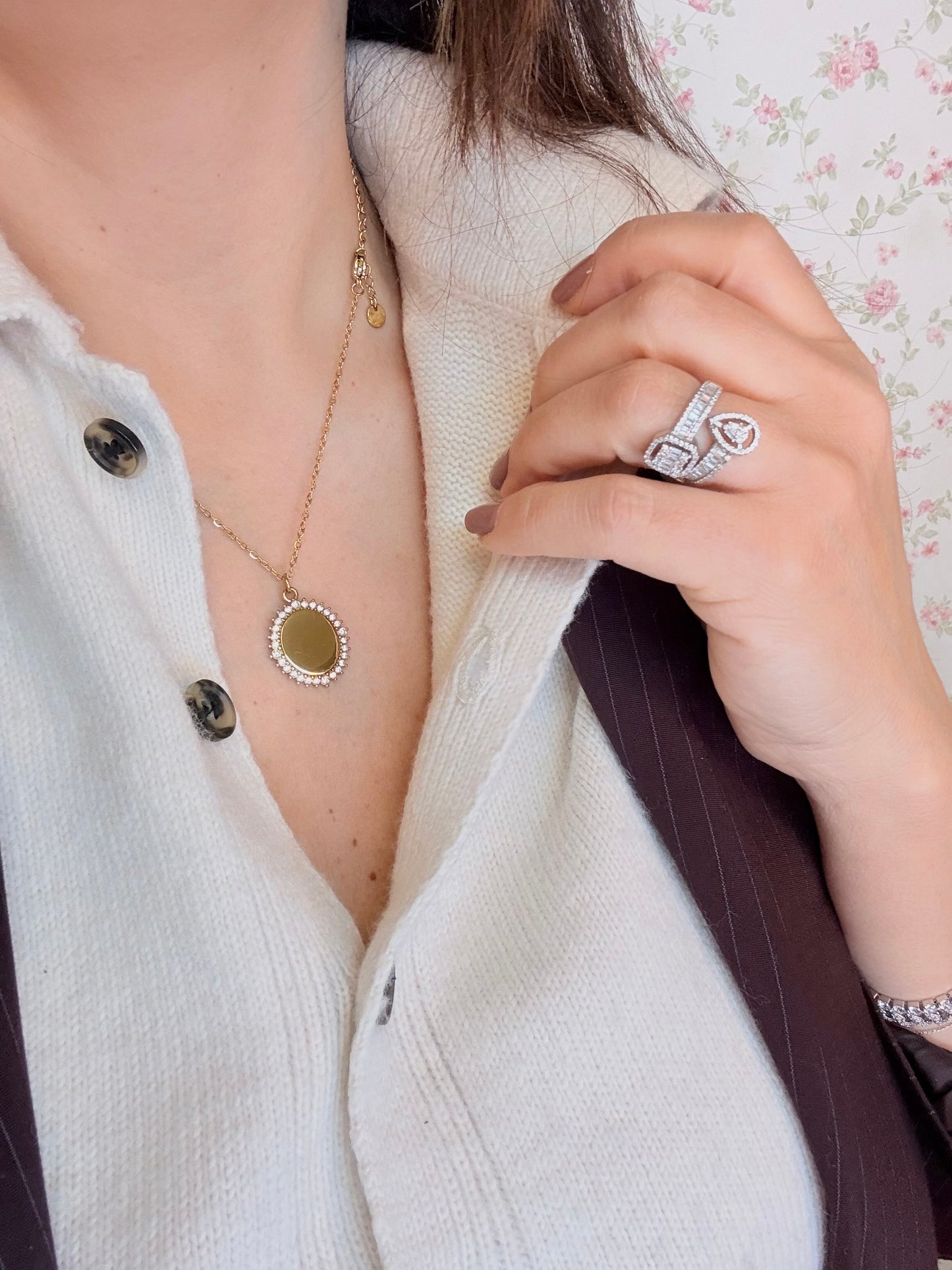 COLLANA CON PENDOLO OVALE PERSONALIZZABILE