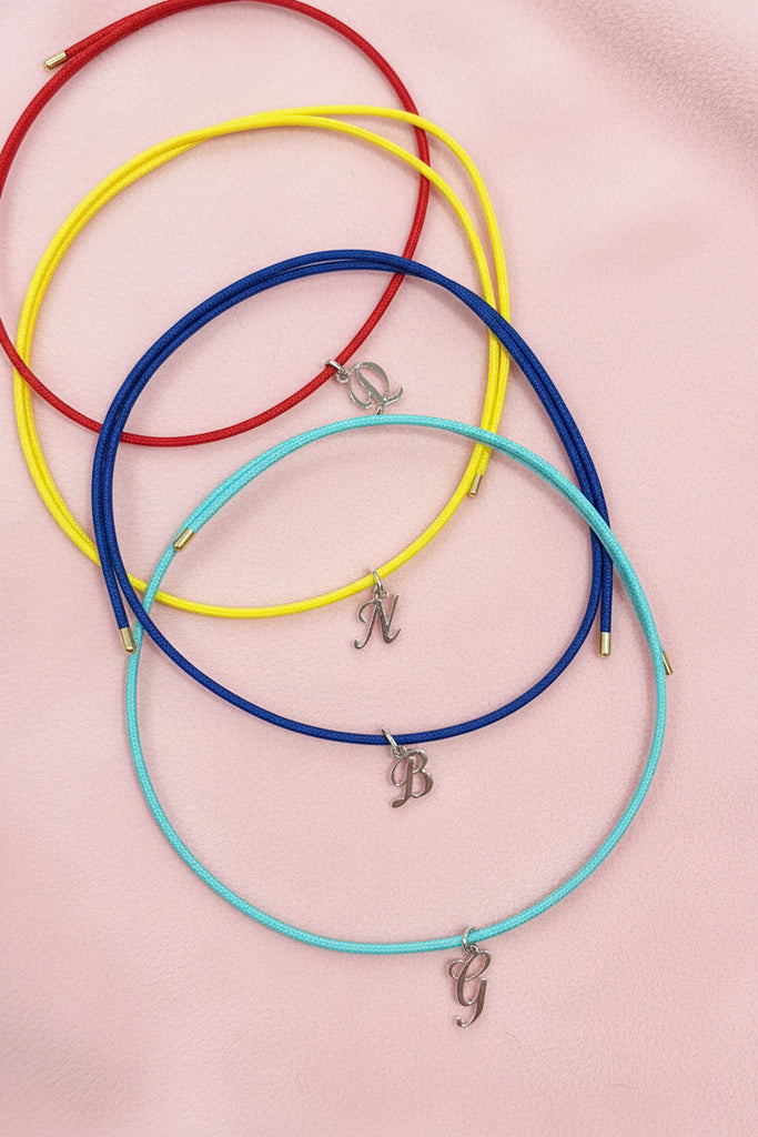 COLLANA MAGNETICA CON INIZIALE IN ARGENTO 925%