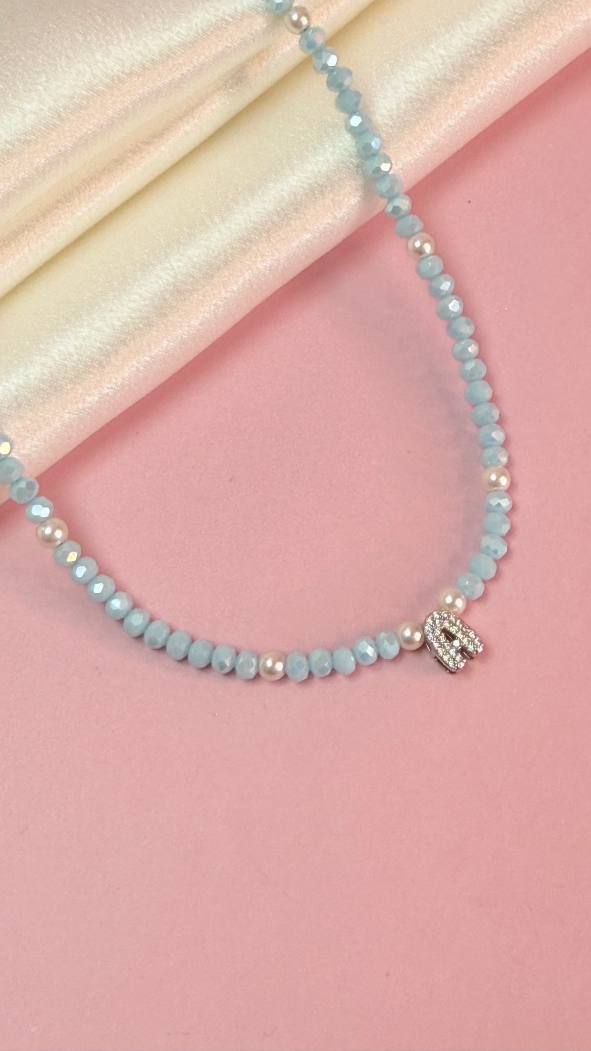 Collana Kora con lettera bubble