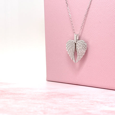 COLLANA CON ALI ZIRCONATE E CUORE