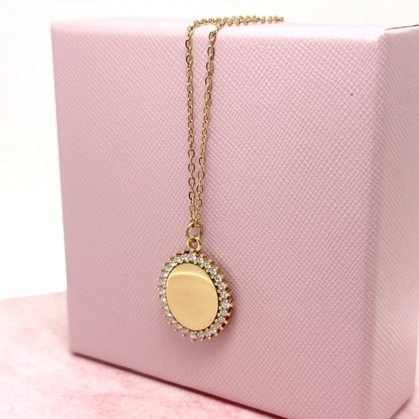 COLLANA CON PENDOLO OVALE PERSONALIZZABILE